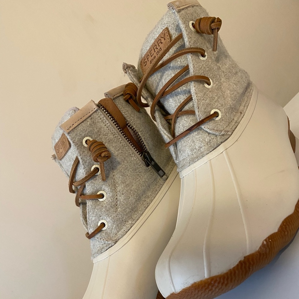 Sperry Topsider Duck Boots size 9